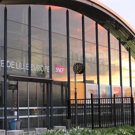 Old - Superb 2 Bedrooms. Apartment Lille