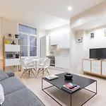 Old - Superb 2 Bedrooms. * Λιλ